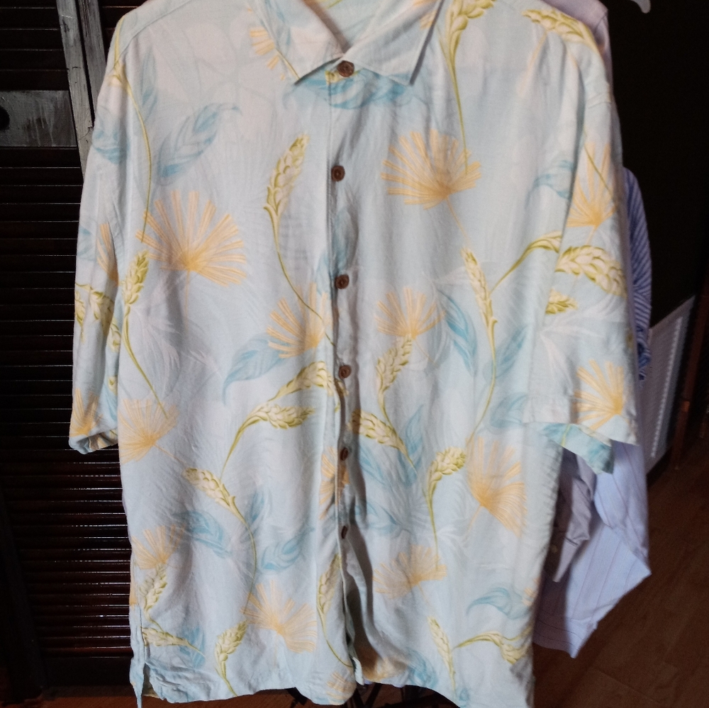 Tommy Bahama Traditional Fit Leaf Novelty 57% Silk Vacation Beach Shirt Blue XL